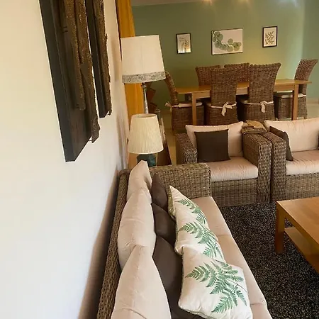 4 Bed - Sleeps 9- Pool - Garden - Parking * Жерона