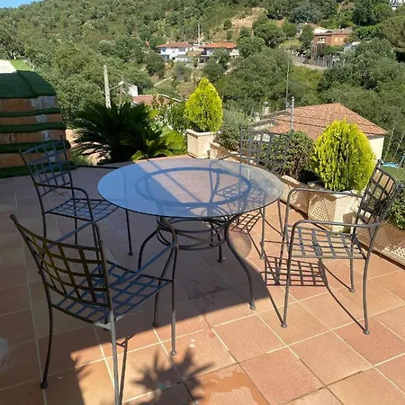 4 Bed - Sleeps 9- Pool - Garden - Parking Villa Girona