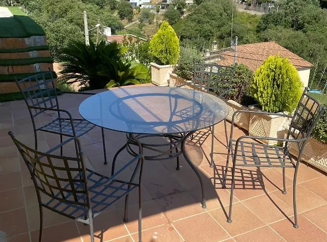 4 Bed - Sleeps 9- Pool - Garden - Parking Villa Gerona